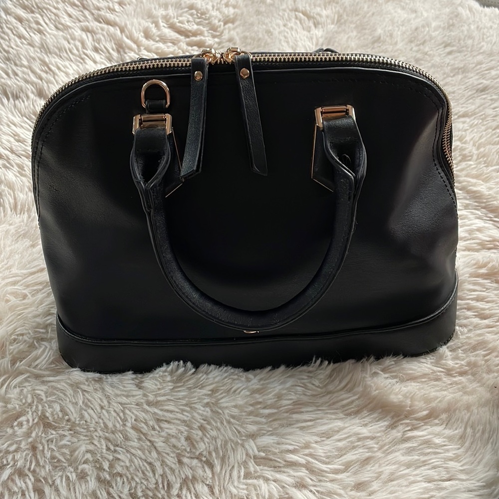 Excellent condition Kate & Alex Cuffaro purse